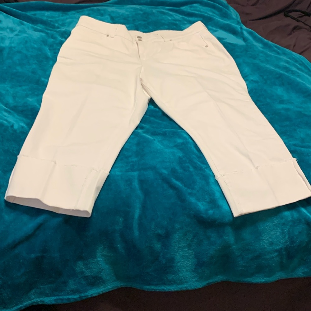 White Capri jeans.